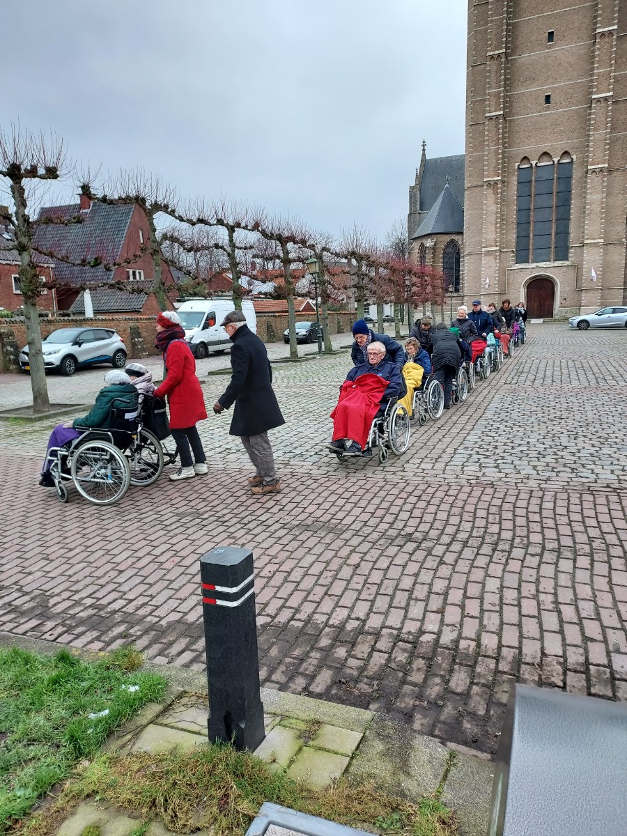 Bericht nieuw rolstoelpad naar kasteelweide. bekijken